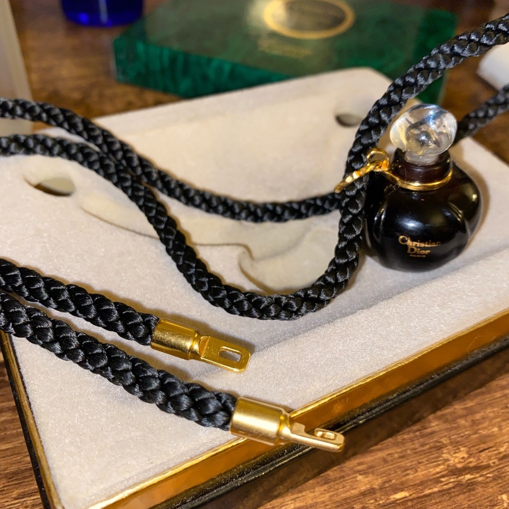 Dior poison perfume choker